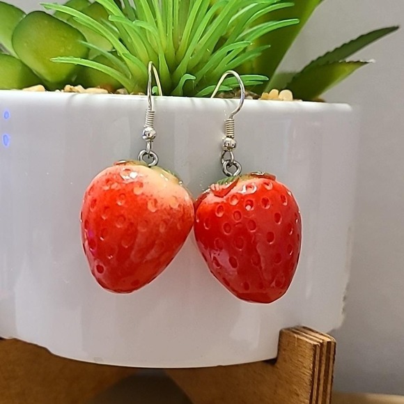 Handmade Jewelry - Handmade Large Strawberry Dangle Drop Earrings Ladies Red NWOT‎ Summer Fall Work